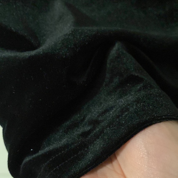 Vero Moda black velvet sleeveless mock neck top - Picture 4 of 5